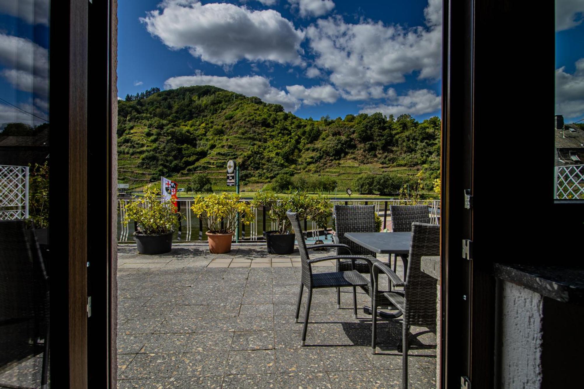 Exklusive Moselidylle: Fewo Mit Traumhaftem Staustufenblick, Netflix, Terrasse Neef Esterno foto